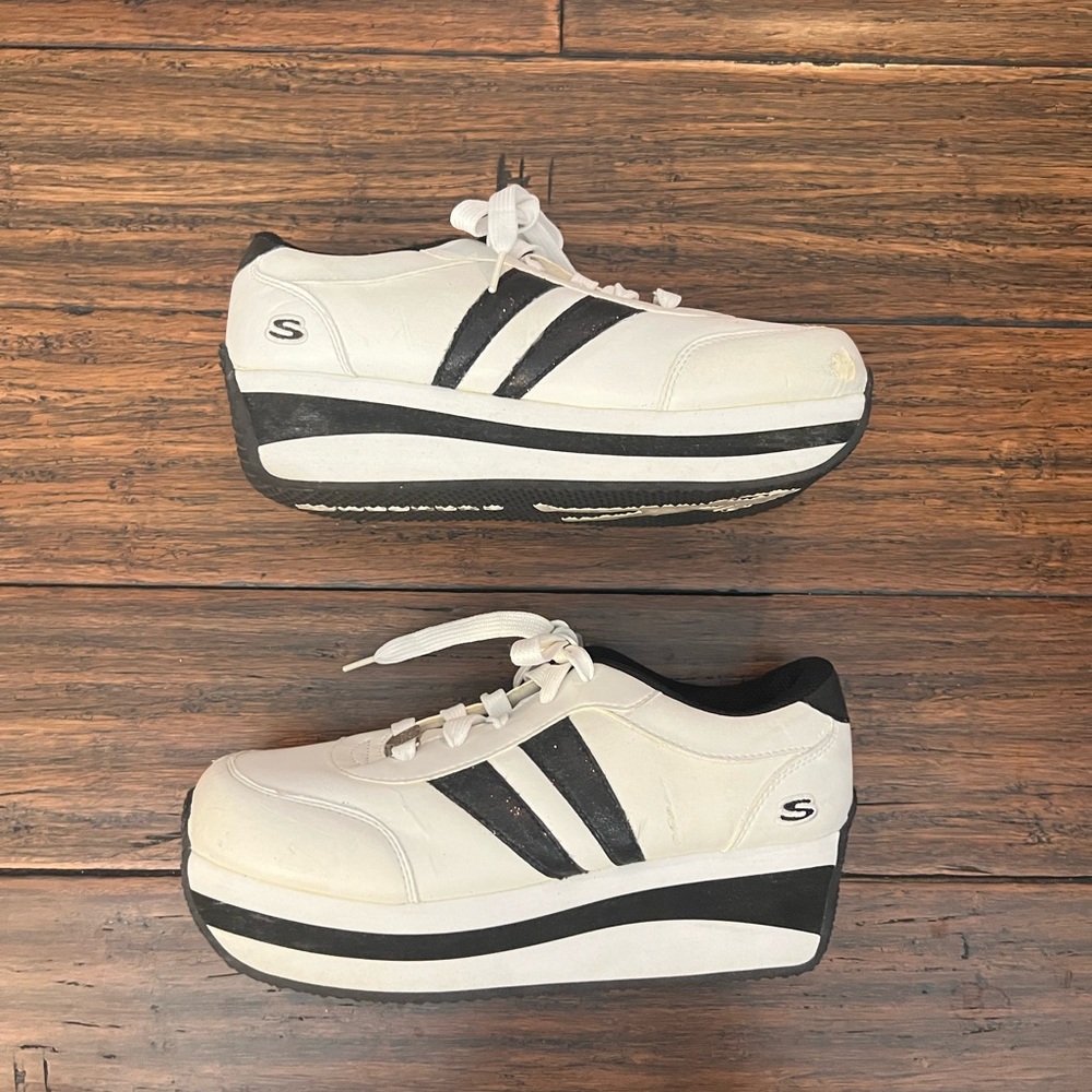 Skechers platform sneaker